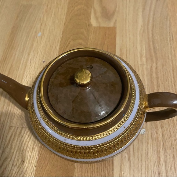 Vintage Sadler Queen of England Ceramic Tea Pot #2305 Brown with Gold - Picture 4 of 10